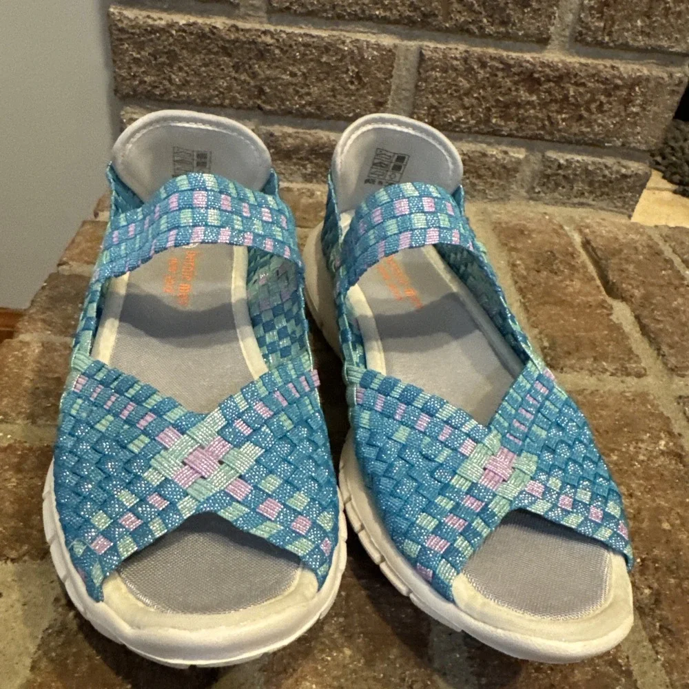 Bernie Mev Womens Comfi Sea Breeze Shimmer Stretch Woven‎ Open Toe Sz 8 #421